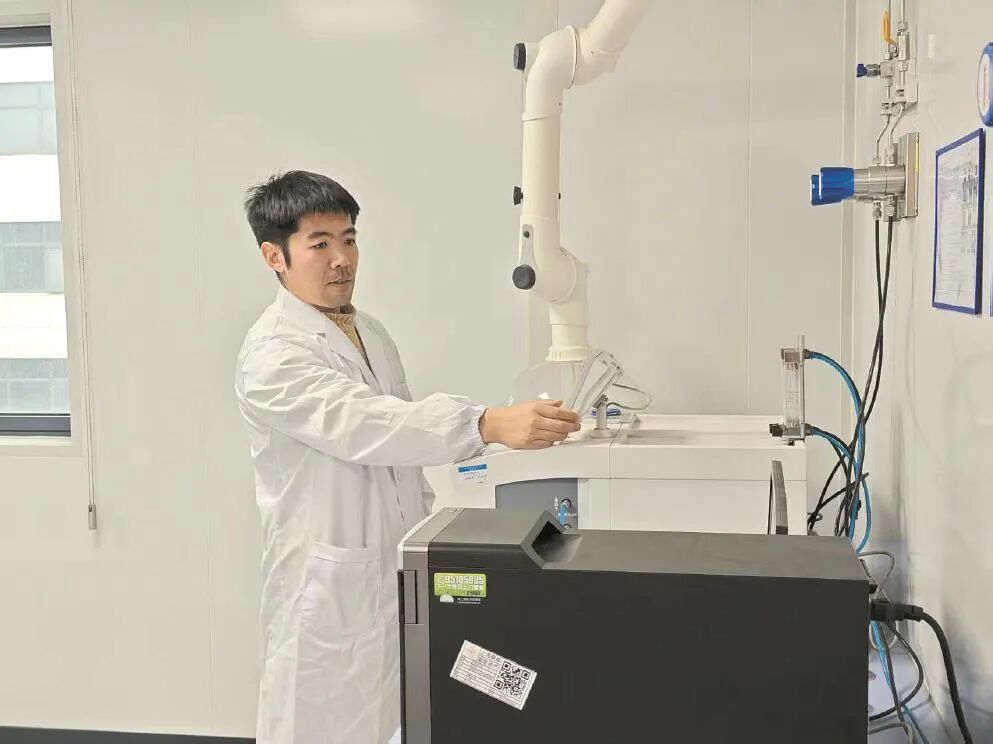 【上海产业菁英】精耕新材料，打破“加油盖”技术垄断